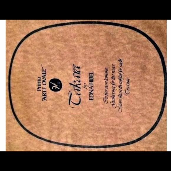 New Edna Hibel Plate TAKARA Arte Ovale 24k G 77 - Picture 11 of 16